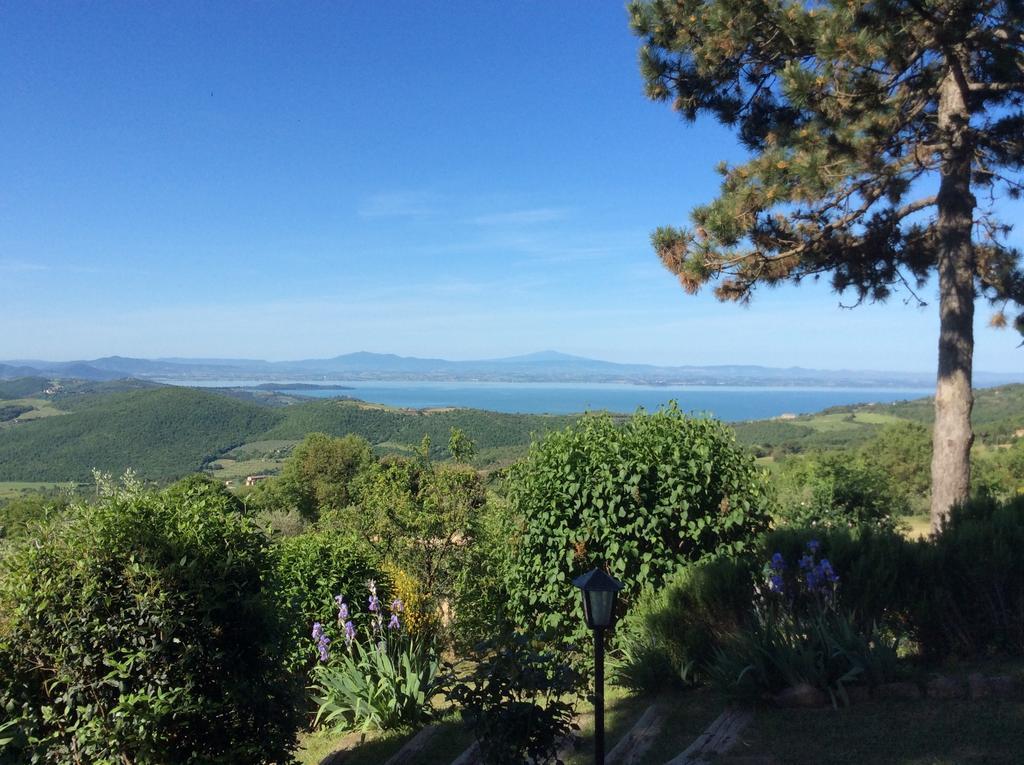 Agriturismo La Bicocca - Apt. "Il Leccio" Castel Rigone Buitenkant foto
